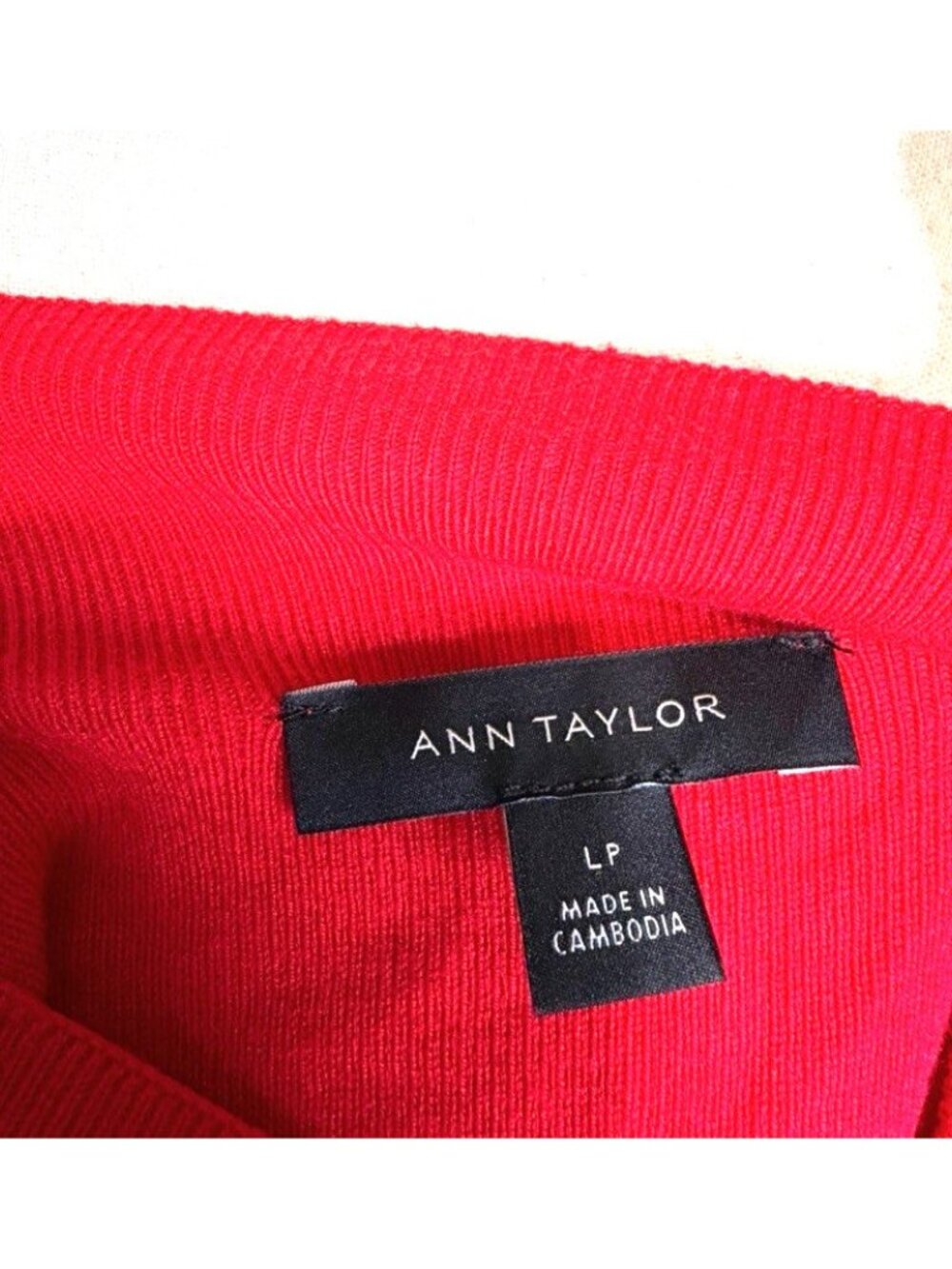 Ann Taylor Petite Sz LP Mock Neck Sleeveless Knit Top Sweater Red Capsule - Picture 9 of 9
